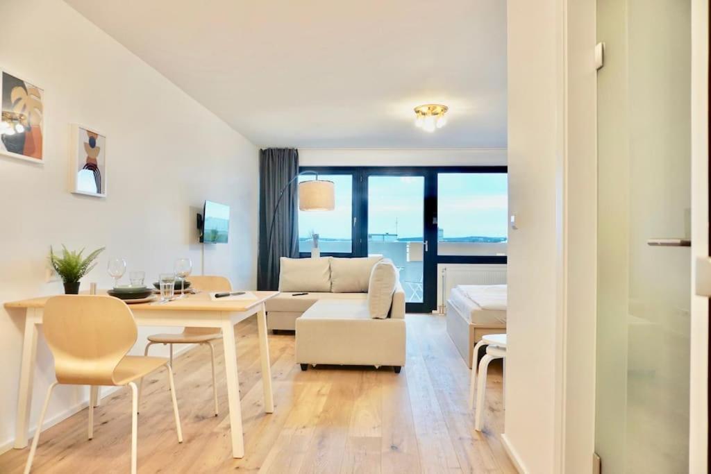 Neu Modernes Apartment In Top Lage, Free Parking Max 1,65M Hoehe Und 1,8M Breite Карлсруе Екстериор снимка