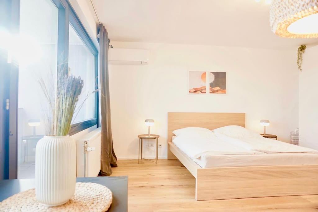Neu Modernes Apartment In Top Lage, Free Parking Max 1,65M Hoehe Und 1,8M Breite Карлсруе Екстериор снимка