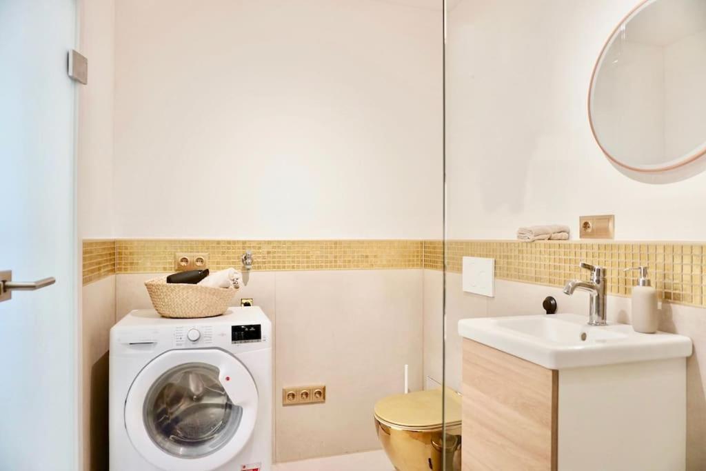 Neu Modernes Apartment In Top Lage, Free Parking Max 1,65M Hoehe Und 1,8M Breite Карлсруе Екстериор снимка