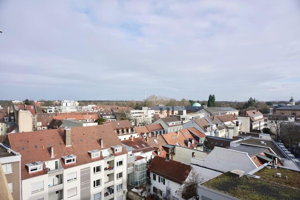 Neu Modernes Apartment In Top Lage, Free Parking Max 1,65M Hoehe Und 1,8M Breite Карлсруе Екстериор снимка