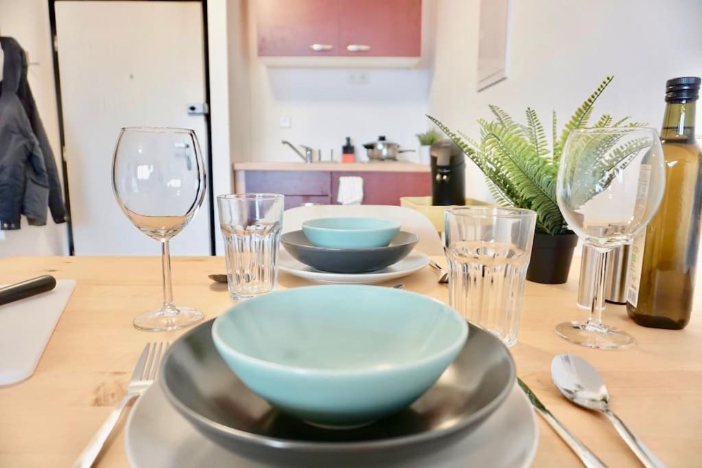Neu Modernes Apartment In Top Lage, Free Parking Max 1,65M Hoehe Und 1,8M Breite Карлсруе Екстериор снимка